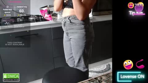 kevin and Bella online show from October 7, 6:21 am