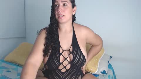 hadid online show from October 12, 11:48 pm