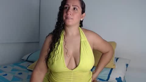 hadid online show from October 14, 12:22 am