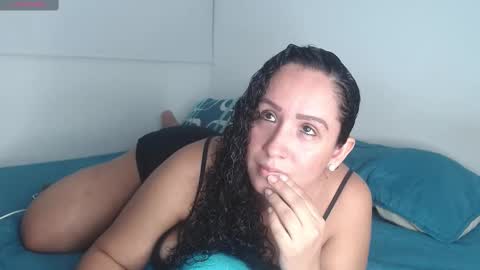 hadid online show from November 2, 12:02 am