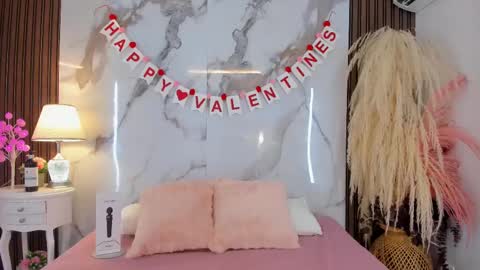 Snapshot of belacampbell chatting on February 13, 9:27 pm Bela online show from February 13, 9:27 pm