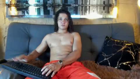 independent model online show from May 22, 9:53 pm