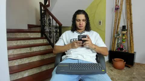 independent model online show from May 31, 8:10 pm
