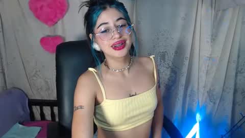 modelo independiente online show from December 7, 1:25 am