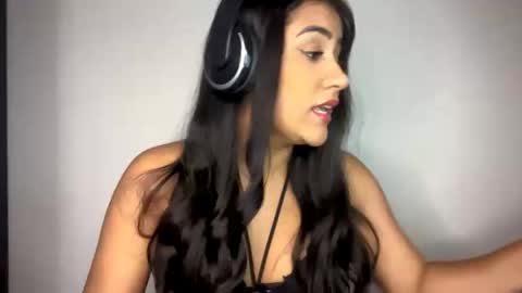 belindafeiner online show from March 24, 5:18 pm