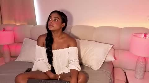 Snapshot of belkis_mills chatting on November 28, 4:09 pm Belkis online show from November 28, 4:09 pm