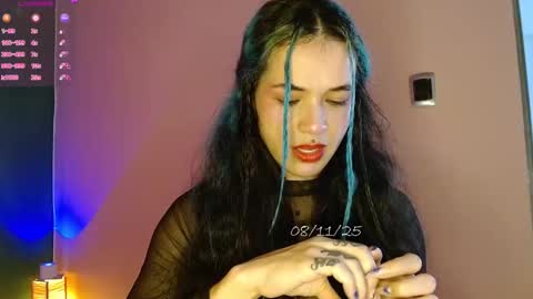   online show from November 8, 5:12 pm