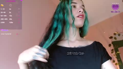 Snapshot of bell_art chatting on February 28, 10:00 pm online show from February 28, 10:00 pm
