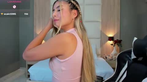 Snapshot of bella1207 chatting on March 12, 7:59 pm Bella cam online show from March 12, 7:59 pm