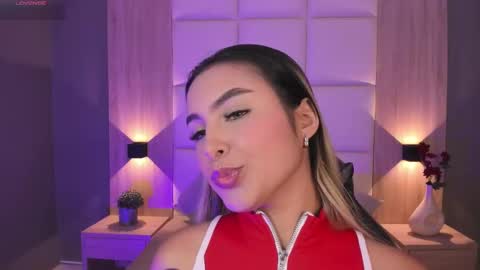 Snapshot of bella1207 chatting on September 9, 8:52 pm Bella cam online show from September 9, 8:52 pm