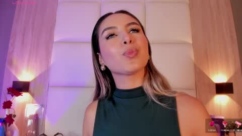 Bella cam online show from May 12, 7:33 pm