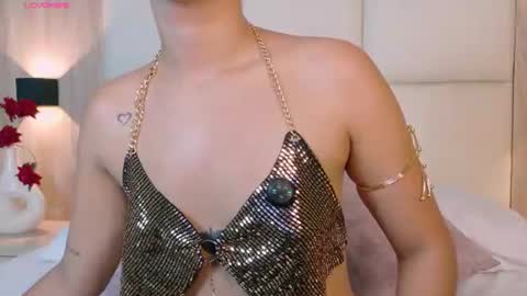 Bella cam online show from July 18, 1:04 pm