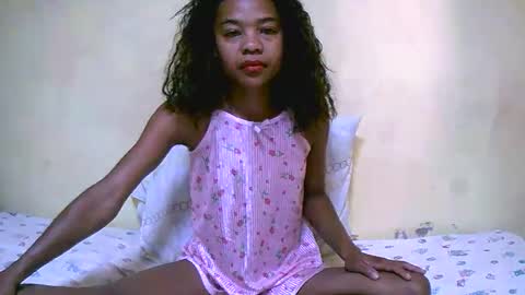 bella193999 online show from December 7, 4:42 am