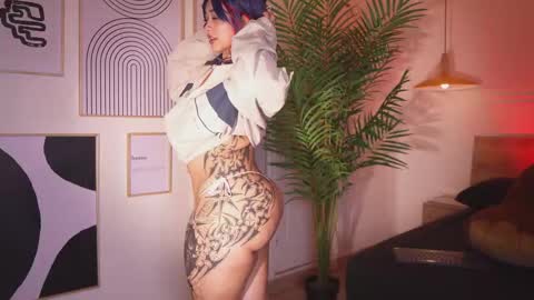    online show from November 22, 9:25 pm