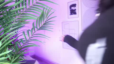 Snapshot of bella__donne chatting on April 1, 11:44 am online show from April 1, 11:44 am