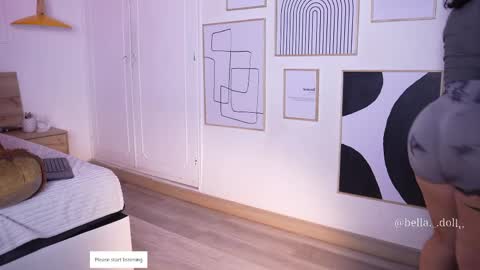 Snapshot of bella__donne chatting on April 8, 1:33 pm online show from April 8, 1:33 pm
