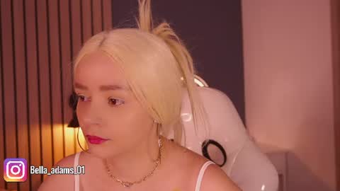 Snapshot of bella_adams_ chatting on June 29, 4:41 am isabella online show from June 29, 4:41 am