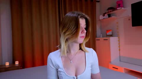 Bella online show from November 11, 8:53 pm