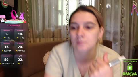 Snapshot of bella_antoniaxo chatting on June 4, 6:41 am Antonia online show from June 4, 6:41 am