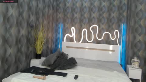 bella_blvack online show from June 3, 2:33 pm
