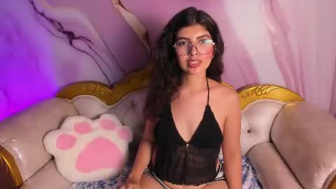 B  E  L  L  A  online show from July 30, 7:24 pm