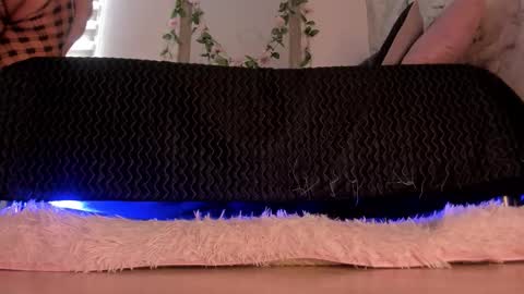 Snapshot of bella_desi chatting on October 13, 1:11 pm Dessi  online show from October 13, 1:11 pm