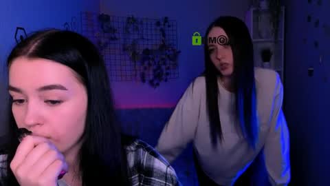 Snapshot of bella_dorn chatting on April 10, 7:40 pm Bella online show from April 10, 7:40 pm