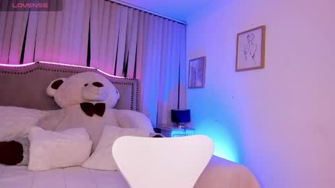 Snapshot of bella_es chatting on April 15, 4:52 am Onlyfans isa bella 23 online show from April 15, 4:52 am