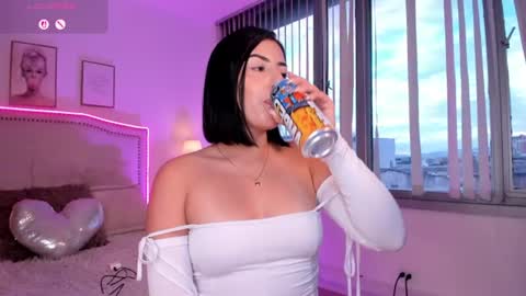 Snapshot of bella_es chatting on June 11, 10:52 pm Onlyfans isa bella 23 online show from June 11, 10:52 pm