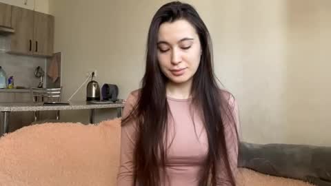 Snapshot of bella_gasp chatting on May 6, 5:14 am Jane online show from May 6, 5:14 am