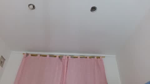 bella_gentle online show from May 6, 11:15 am