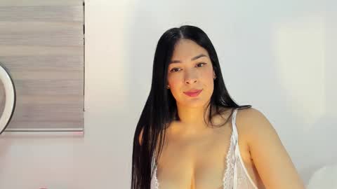 Laura online show from December 22, 10:07 pm