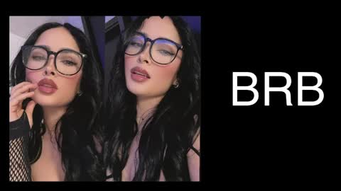 Snapshot of bella_hamilton chatting on May 20, 1:45 am bella_hamilton online show from May 20, 1:45 am