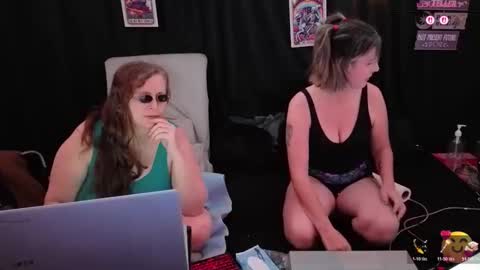 Bella James online show from November 9, 4:05 pm