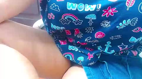 Snapshot of bella_lady_1_ chatting on December 11, 9:45 pm lady online show from December 11, 9:45 pm