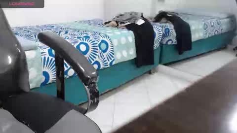 Snapshot of bella_lady_1_ chatting on February 18, 11:41 pm lady online show from February 18, 11:41 pm