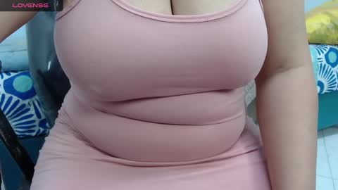 Snapshot of bella_lady_1_ chatting on February 19, 11:46 pm lady online show from February 19, 11:46 pm