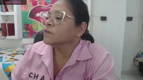 Snapshot of bella_lady_1_ chatting on September 18, 11:45 am lady online show from September 18, 11:45 am