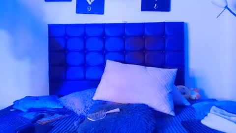 Snapshot of bella_lr chatting on February 27, 3:25 am Valentina online show from February 27, 3:25 am