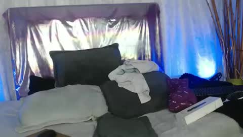 Snapshot of bella_lr chatting on September 16, 2:56 am Valentina online show from September 16, 2:56 am