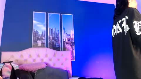 Snapshot of bella_lr chatting on June 10, 1:39 am Valentina online show from June 10, 1:39 am