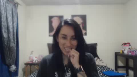 bella_luna34 online show from March 17, 3:33 am