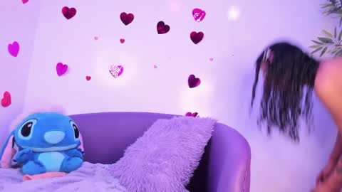 Snapshot of bella_miller1 chatting on March 19, 4:44 pm Bella online show from March 19, 4:44 pm