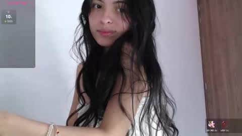 Snapshot of bella_musee chatting on December 30, 5:13 pm online show from December 30, 5:13 pm