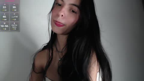 Snapshot of bella_musee chatting on January 23, 11:26 pm online show from January 23, 11:26 pm