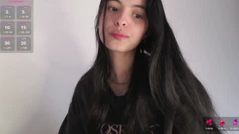 Snapshot of bella_musee chatting on January 24, 3:13 pm online show from January 24, 3:13 pm