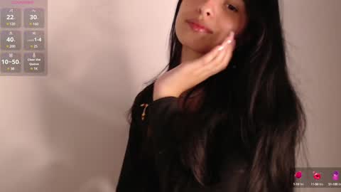 Snapshot of bella_musee chatting on February 7, 2:29 am online show from February 7, 2:29 am