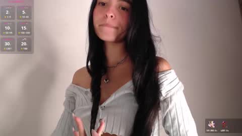 Snapshot of bella_musee chatting on February 11, 1:52 am online show from February 11, 1:52 am