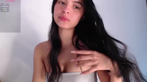 Snapshot of bella_musee chatting on February 21, 3:10 pm online show from February 21, 3:10 pm