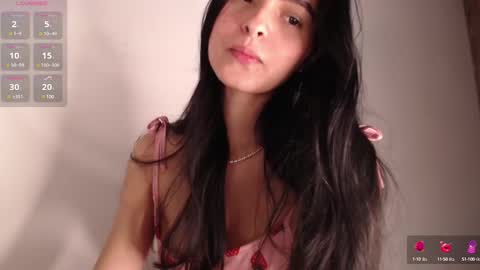 Snapshot of bella_musee chatting on March 1, 3:21 am online show from March 1, 3:21 am